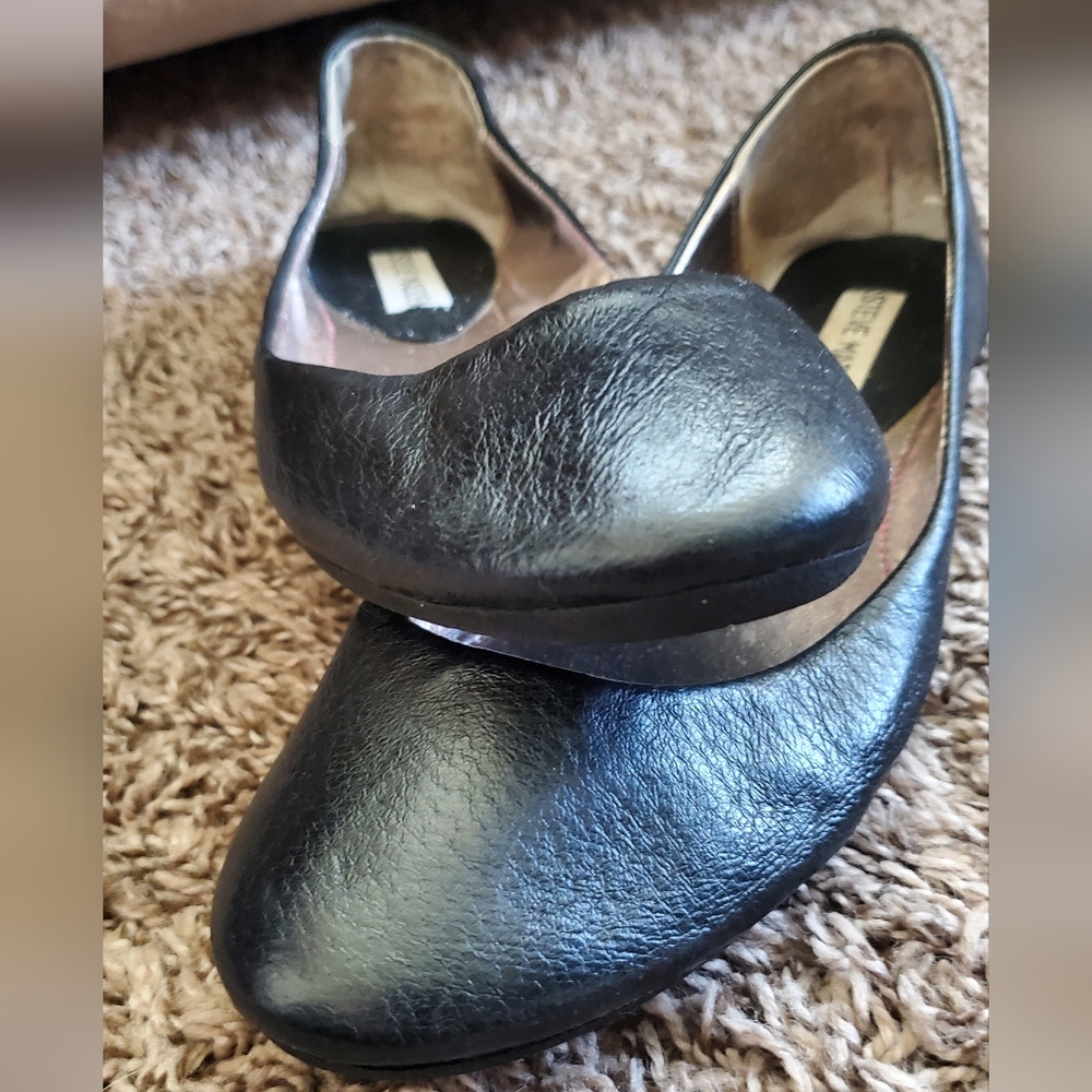 Steve Madden black flats size 8M